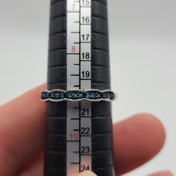 Blue diamond and sterling silver band - Picture 6 of 6